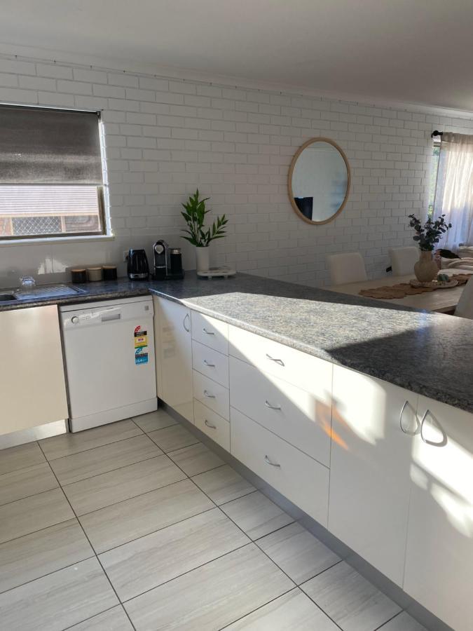 Illoura Holiday Apartment Three Bedroom Noosa River View Noosaville Luaran gambar